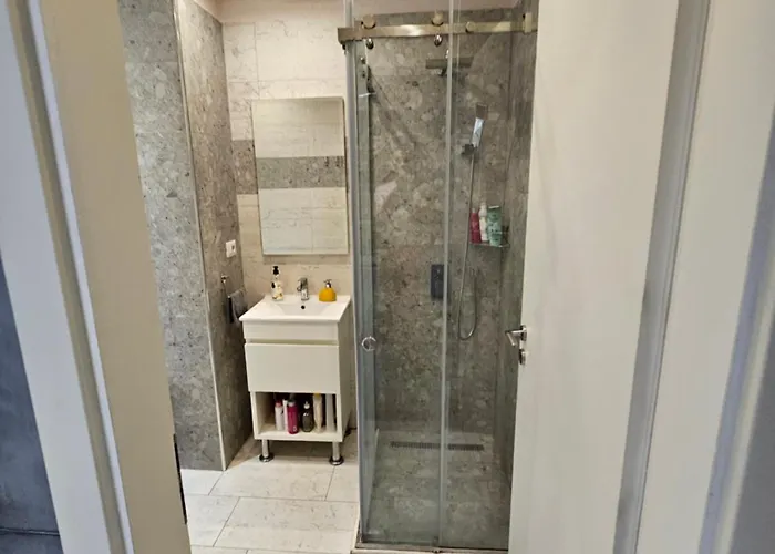 Stylish Escape * ティラナ